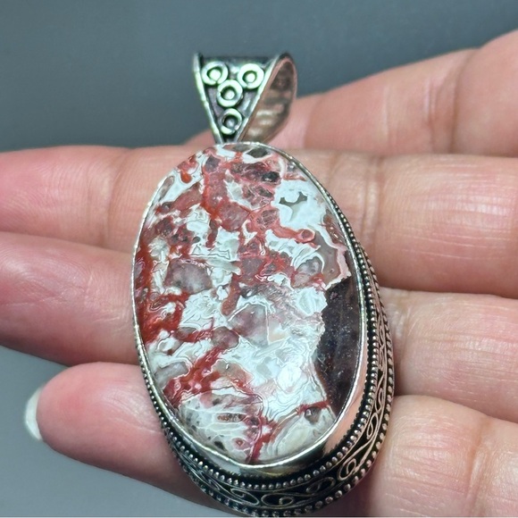 Unique CRAZY LACE AGATE Natural Organic Red and White Stone Pendant Necklace - Picture 8 of 11